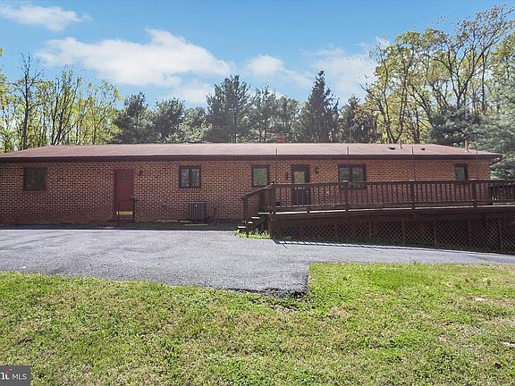 5th image of 680 Lynes Rd