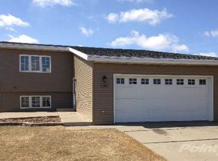 1807 4th Ave NE, Beulah, ND 58523