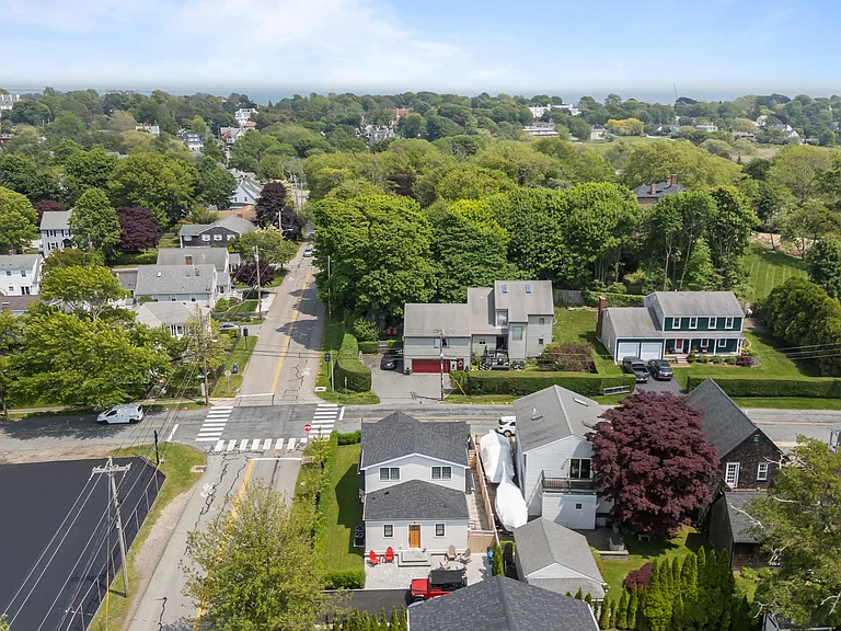 109 Carroll Ave — Photo 42
