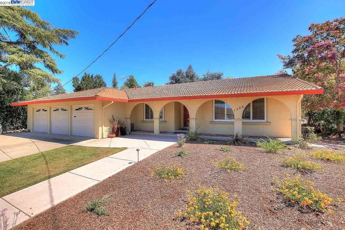 1288 De Paul Way photo 1