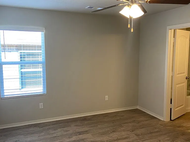 2509 Grand Ln — Photo 12
