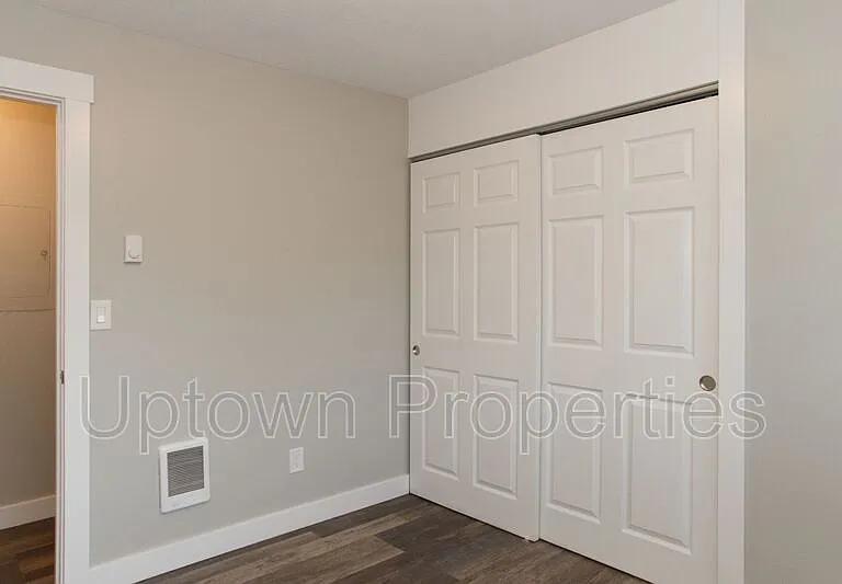 2602 NE Lombard St — Photo 9