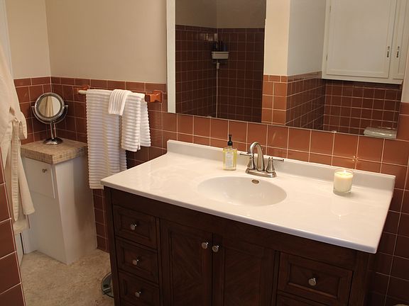 Full Bath 9'6" x 8'