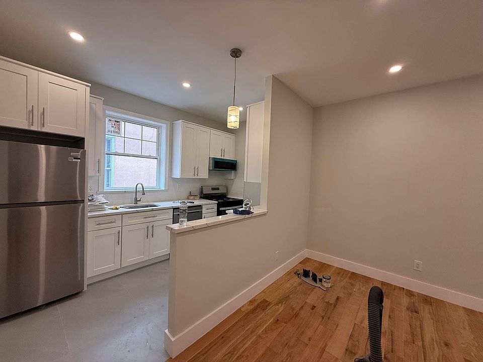 1st image of 30-40 35th St #2R
