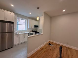 30-40 35th St #2R, Astoria, NY 11103