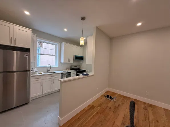 30-40 35th Street image 1 of 7
