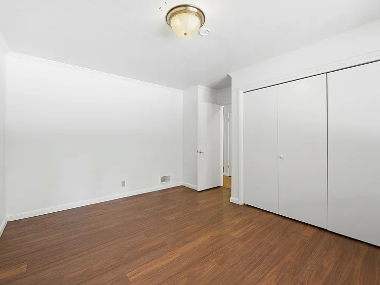 1825 White Oak Dr — Photo 22