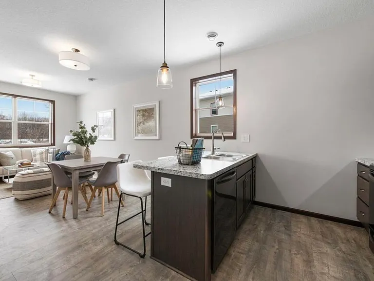 3000 Hemingway Dr — Photo 2