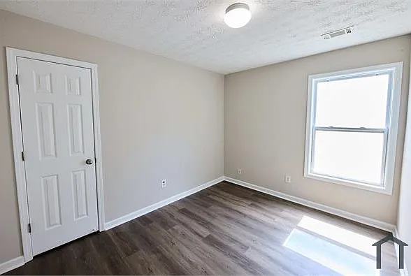 4515 Windale Dr — Photo 14