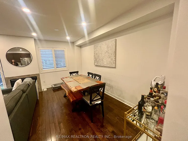 35 Enderly St — Photo 4