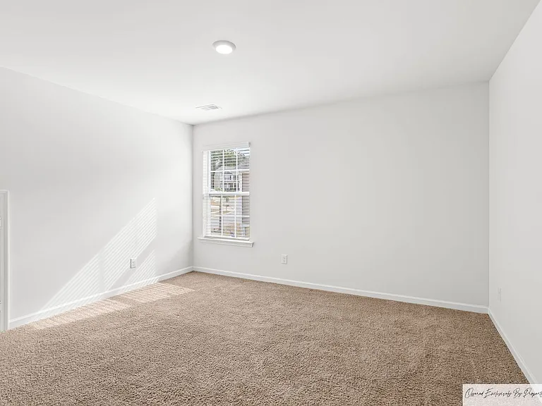 568 Stone Hollow Dr — Photo 29