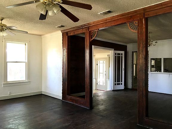 4th image of 526 S Parkway St