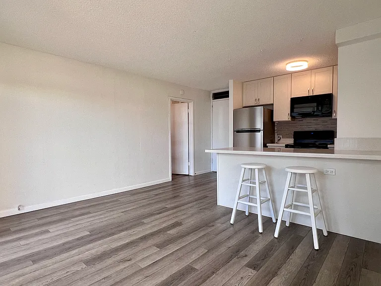 1914 University Ave #303 — Photo 5