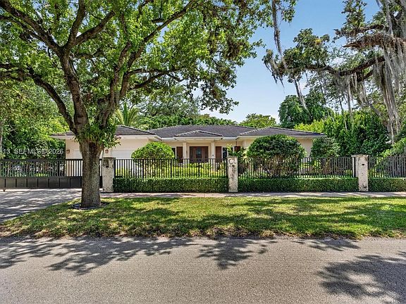 5th image of 442 Amalfi Ave