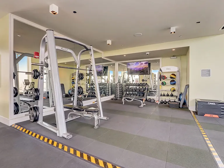 2335 N Lincoln Ave #1610 — Photo 7