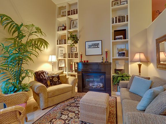 4th image of 142 Holly Ct