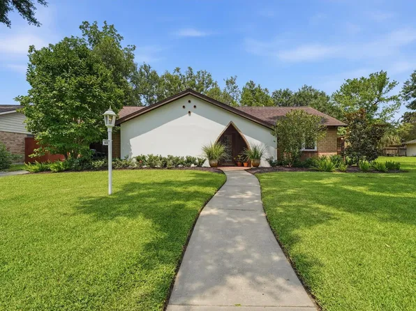 18319 Hereford Ln, Houston, TX 77058