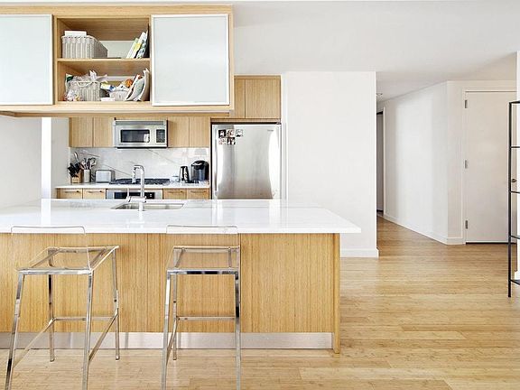 4th image of 300 N End Ave APT 6N