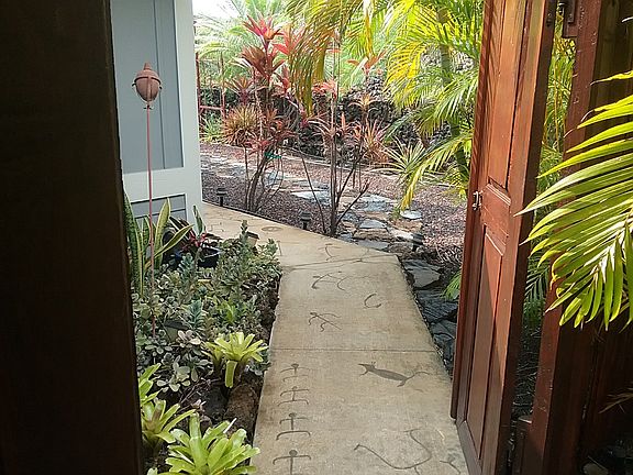 4th image of 75-6104 Kaanee Pl