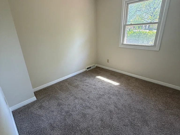3309 S Hampton Dr — Photo 6