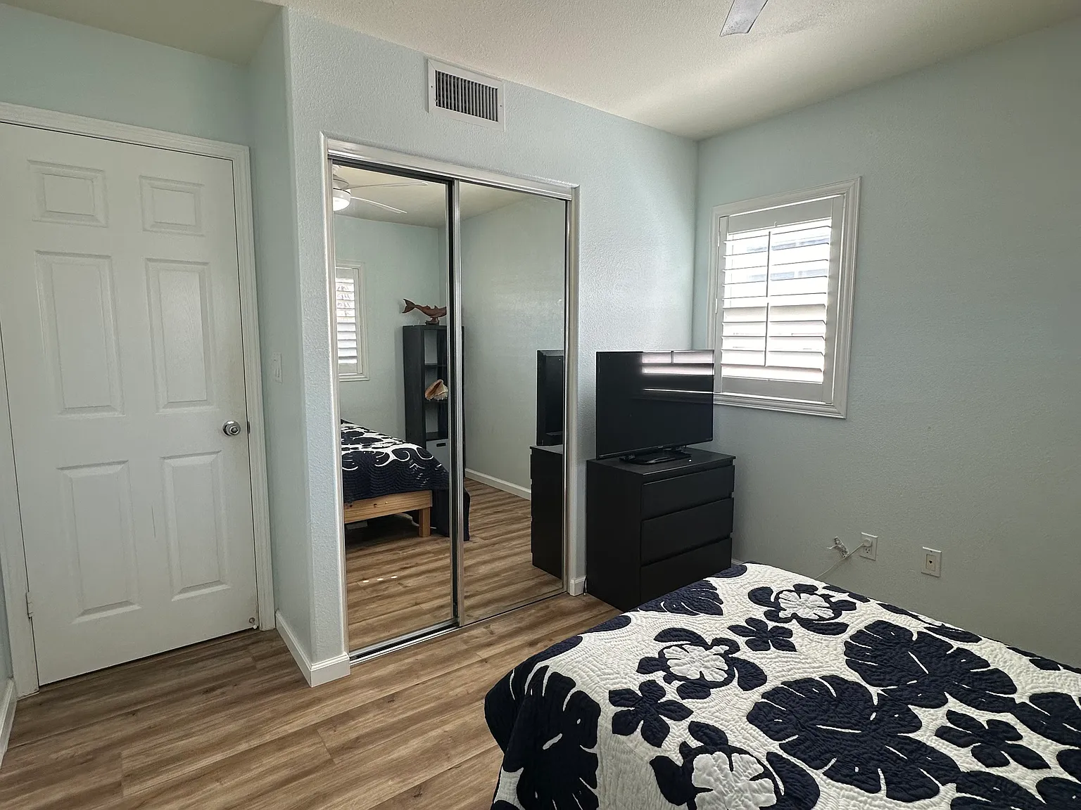 4 bed, 1695 sqft, $4,800 — Photo 3
