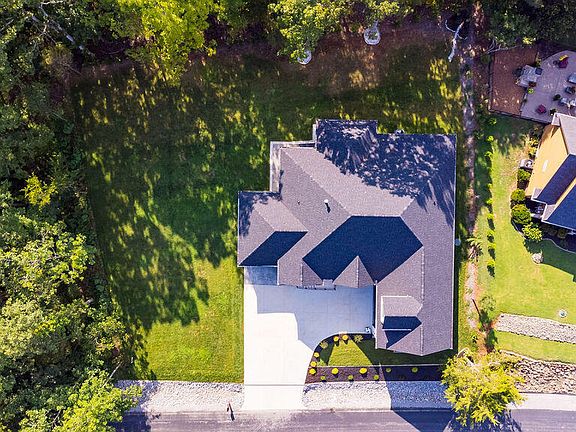 5th image of 101 Cayuga Dr