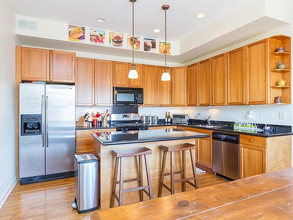 4th image of 3405 N Seeley Ave #3