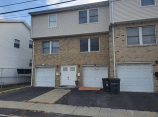 28 Hoffman Pl, Irvington, NJ 07111