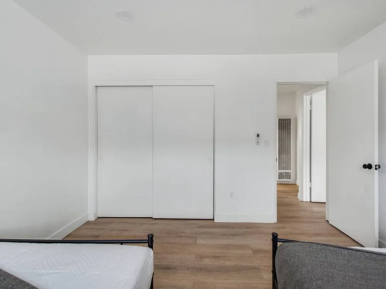 3720 S Marine St #4 — Photo 5