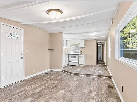 3rd image of 1315 Jackson St