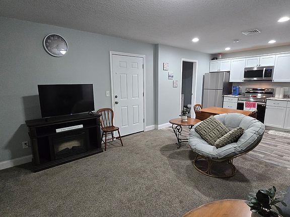 2nd image of 106 W Main St #106