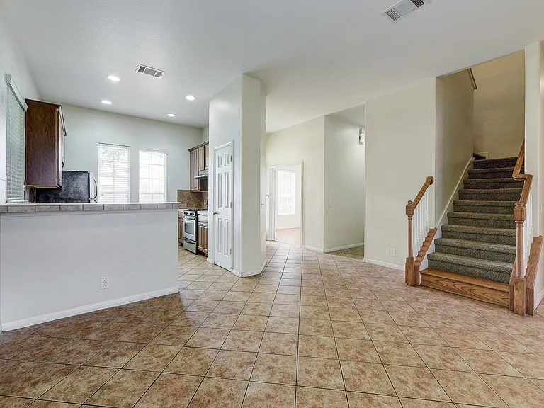 5102 Caswell Ave — Photo 6