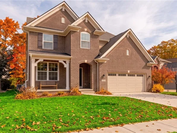 34244 Crown Colony Dr, Avon, OH 44011
