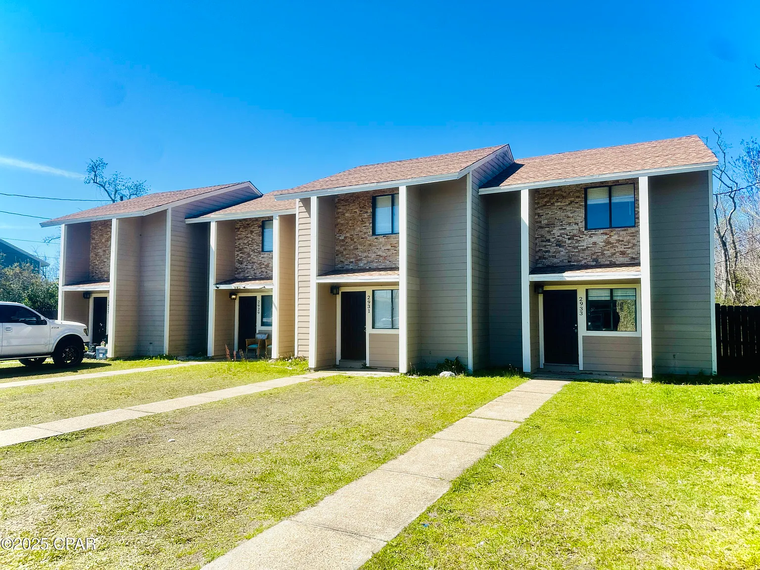 2 bed, 1.5 bath, 3672 sqft, $1,250 — Photo 1