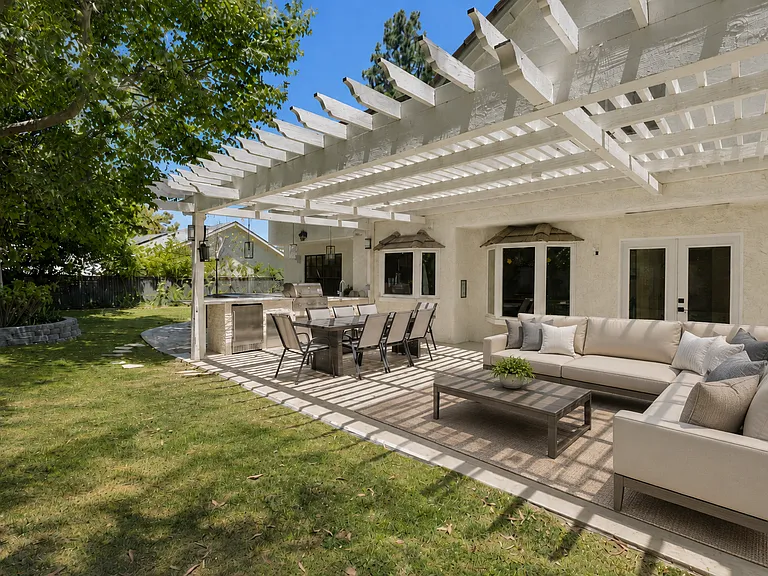 4215 Balcony Dr — Photo 43