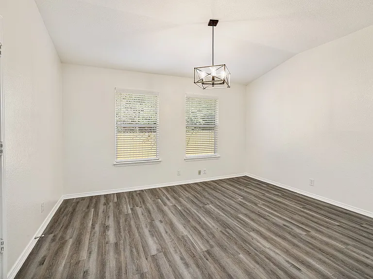 9724 Copper Creek Dr — Photo 8