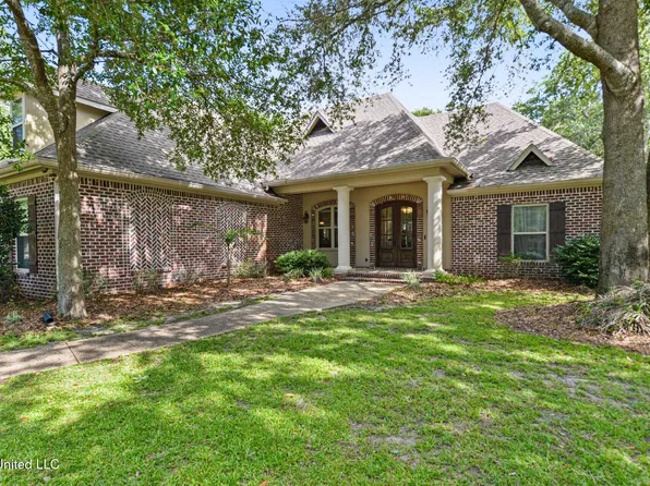 3216 Oakleigh Cir, Ocean Springs, MS 39564