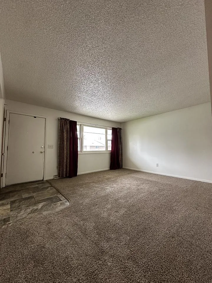 Building Photo - 4444 Frances Ave #1