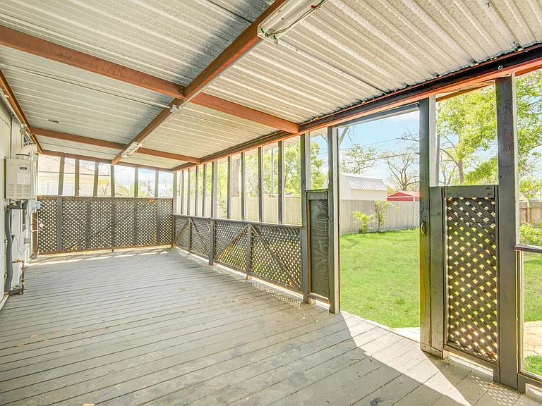 418 S Kansas St — Photo 14