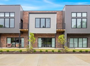 947 SE 10th St, Bentonville, AR 72712