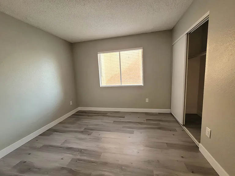 Cora Apartments — Photo 11