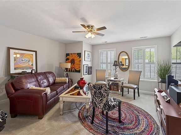 4th image of 1501 Acadian Dr #B