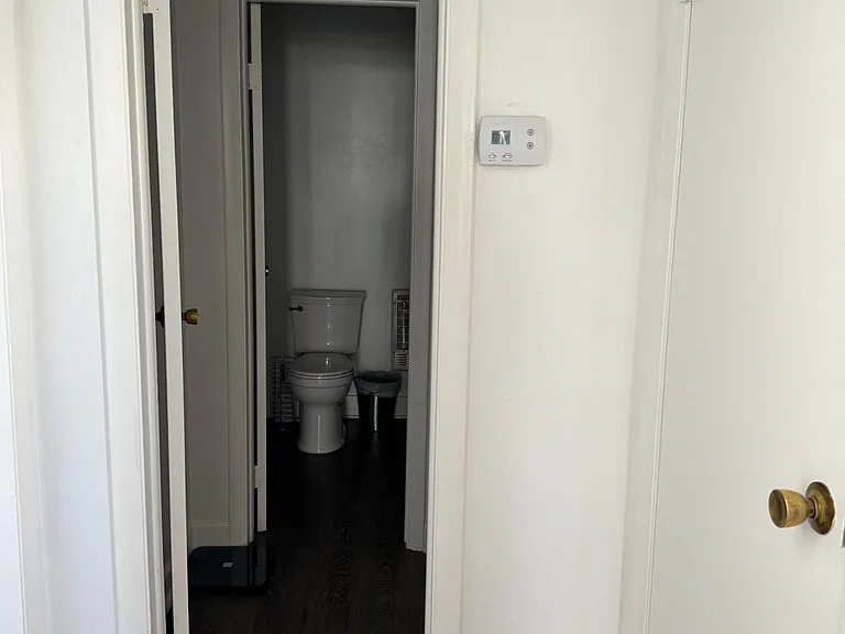 402 Cutler St — Photo 10