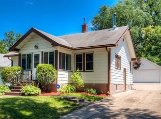 919 41st St, Des Moines, IA 50312
