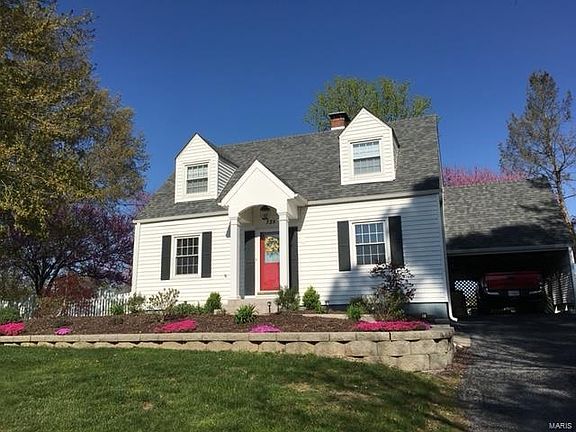 2nd image of 728 E Lake Dr