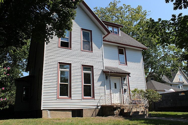 1st image of 236 Hampton Ave SE