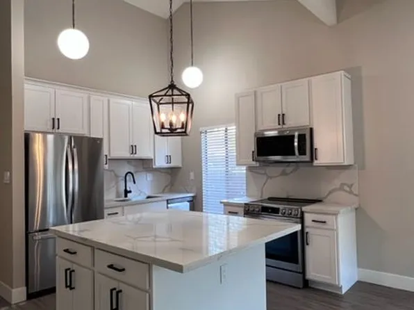 2455 American River Dr, Sacramento, CA 95825