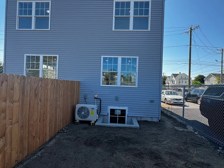9 Hayward St — Photo 11