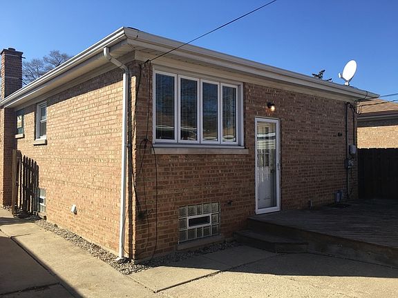 2nd image of 10847 S Rockwell St