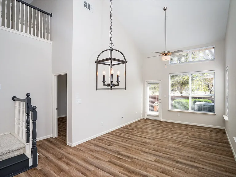 8600 Brunswick Dr — Photo 3
